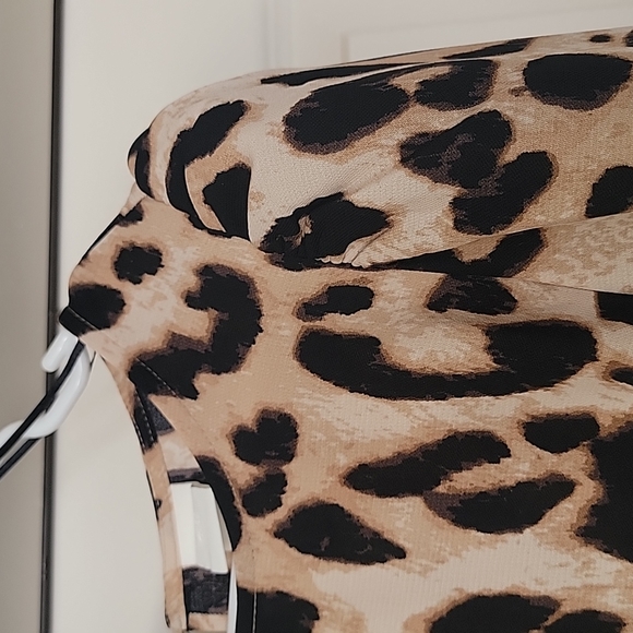 H&M Leopard Mini Dress w/ Shoulder Detail - Picture 4 of 5